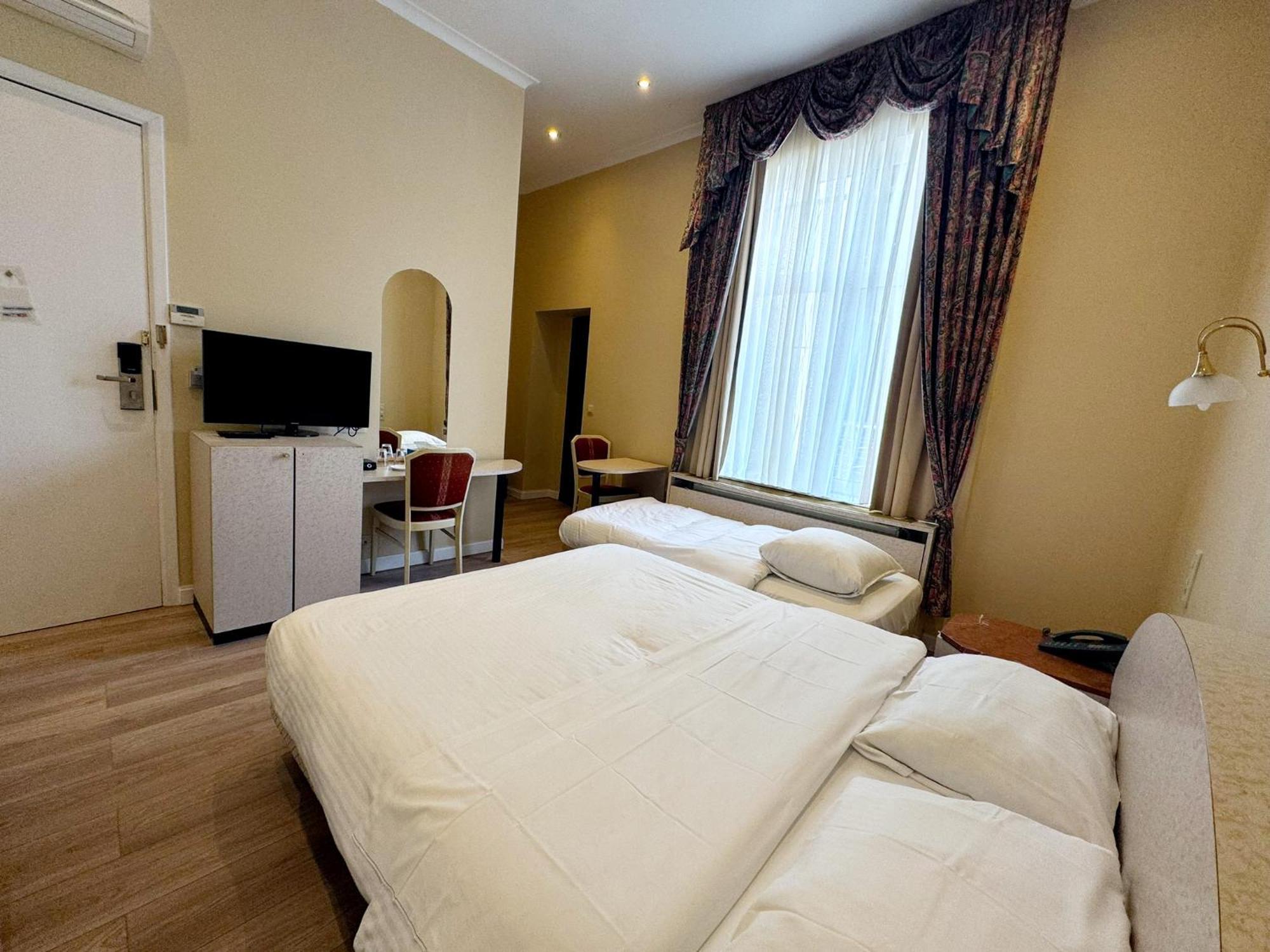 Hotel L'auberge Du Souverain Auderghem Extérieur photo