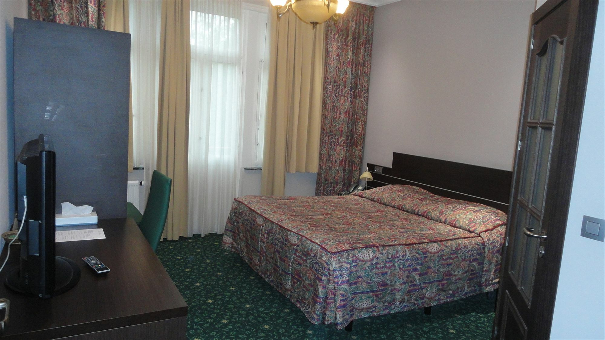 Hotel L'auberge Du Souverain Auderghem Extérieur photo